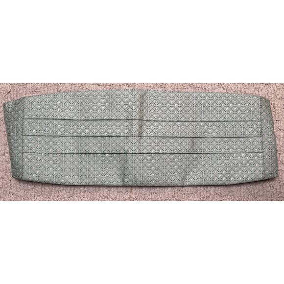 Vineyard Vines Green Golf Club Ball Silk Cummerbund + Bow Tie - Picture 5 of 8